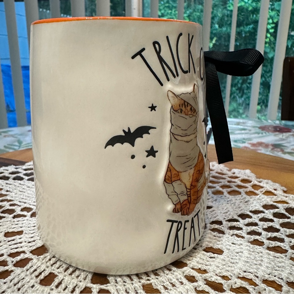 Ceramic “MUMMY CAT” coffee mug - Picture 3 of 7